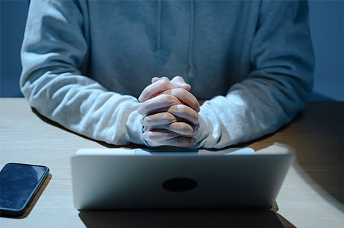 セクストーション（性的脅迫）って逮捕される？ 加害者に課される罪は