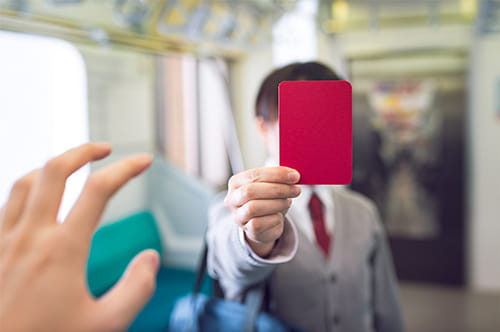 痴漢で逮捕されそう！ 弁護士相談のタイミングと依頼方法は？