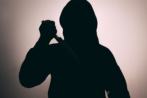 尊属殺人罪とは何か? その規定が消えた背後にある理由と刑罰の考察